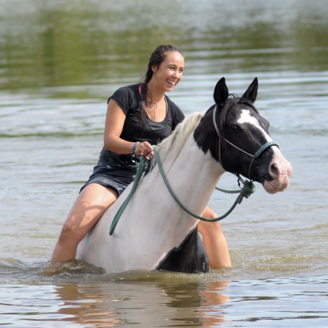 Rislaine & Cassy dans l'eau